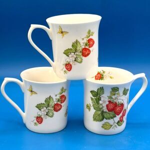 Queens Fine Bone China Virginia Strawberry 3 flat mugs cups made in India EUC